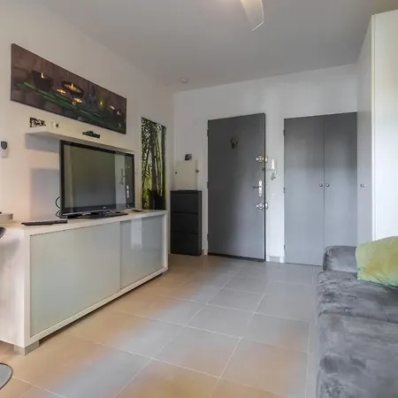 Apartment Cosy At Port Nice